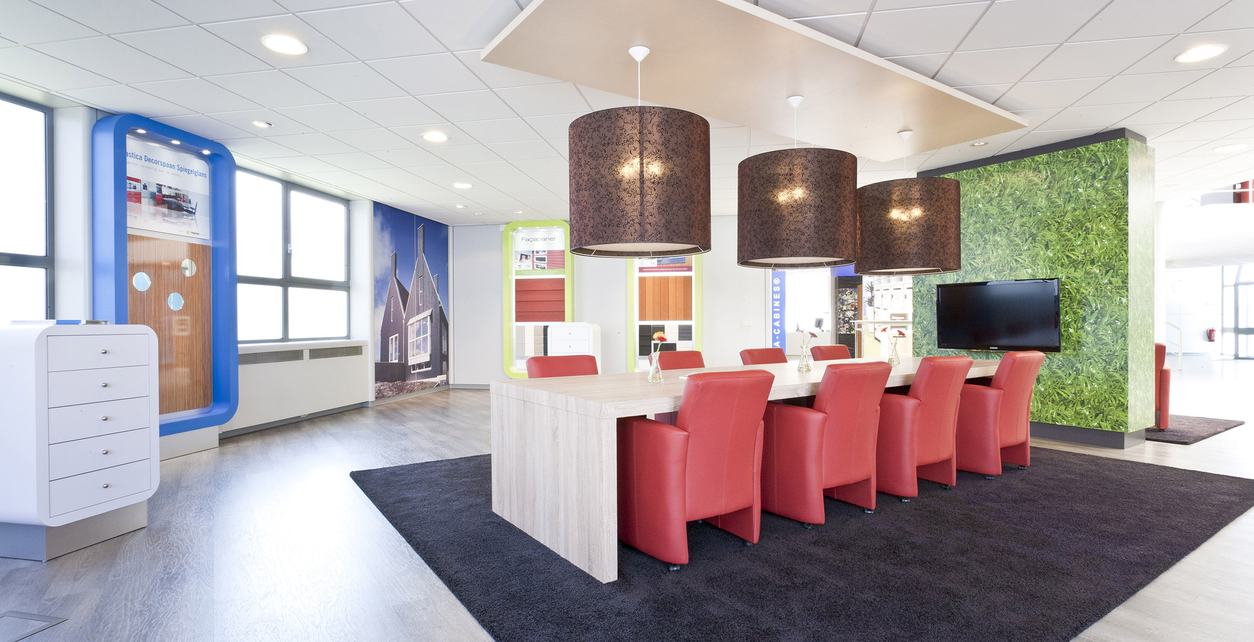 Showroom Plastica