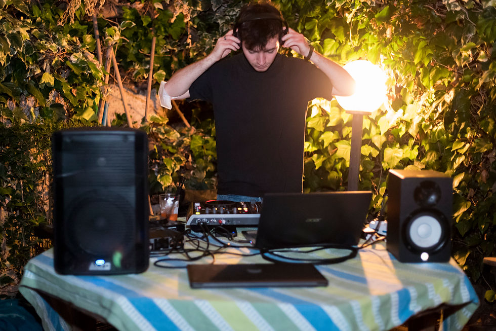 I nostri DJ al lavoro