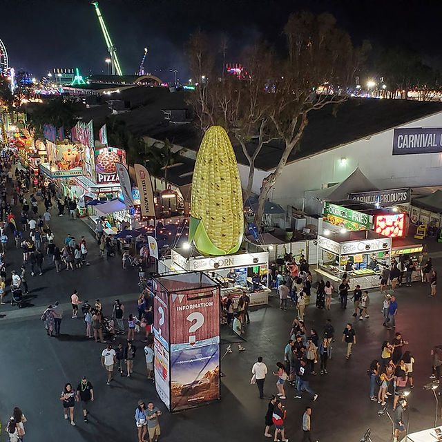 Inflatable Corn for Displays
