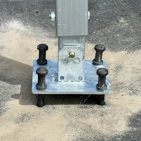 Structure tent ballast base plate securing aluminum frame