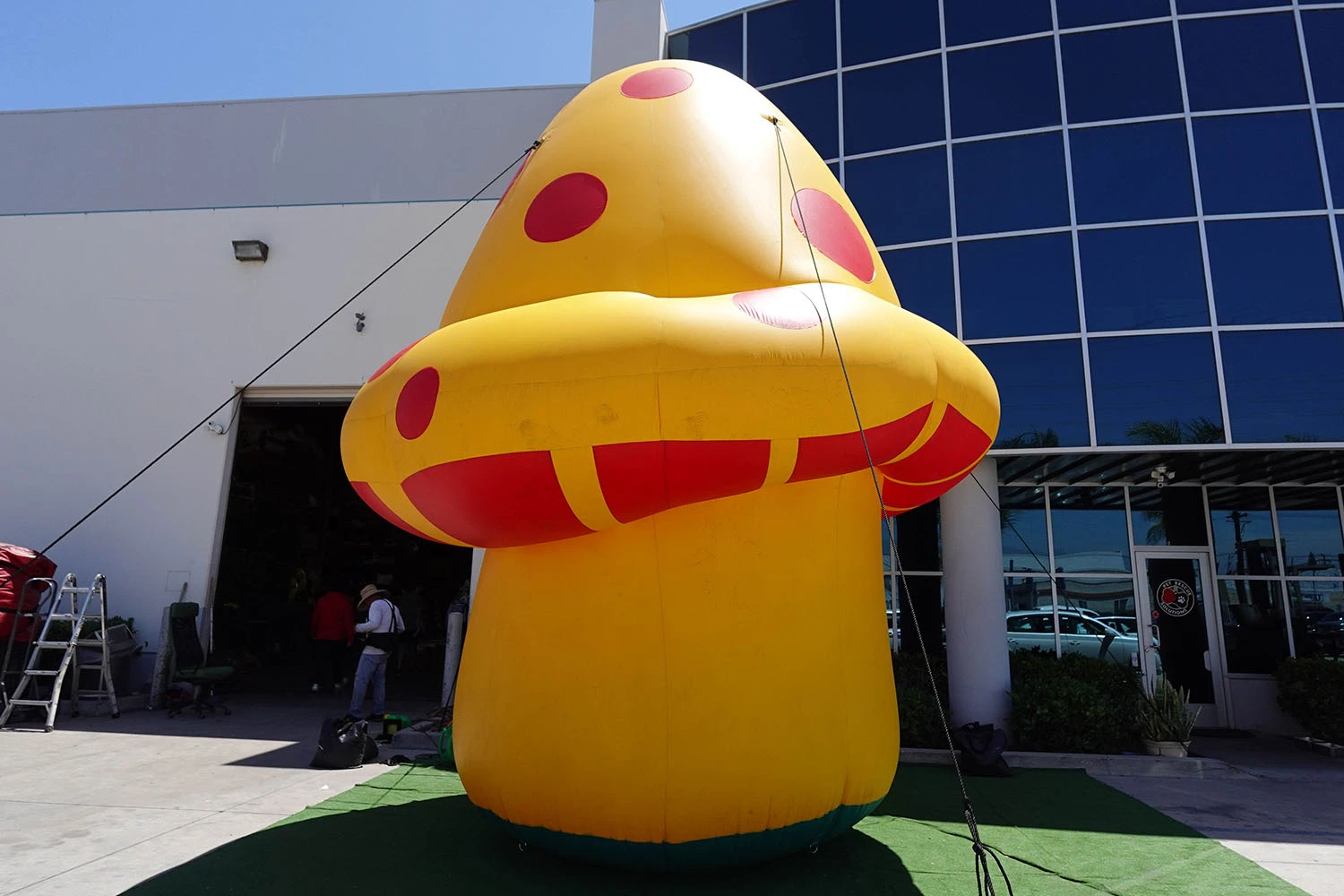 Inflatable Mushroom