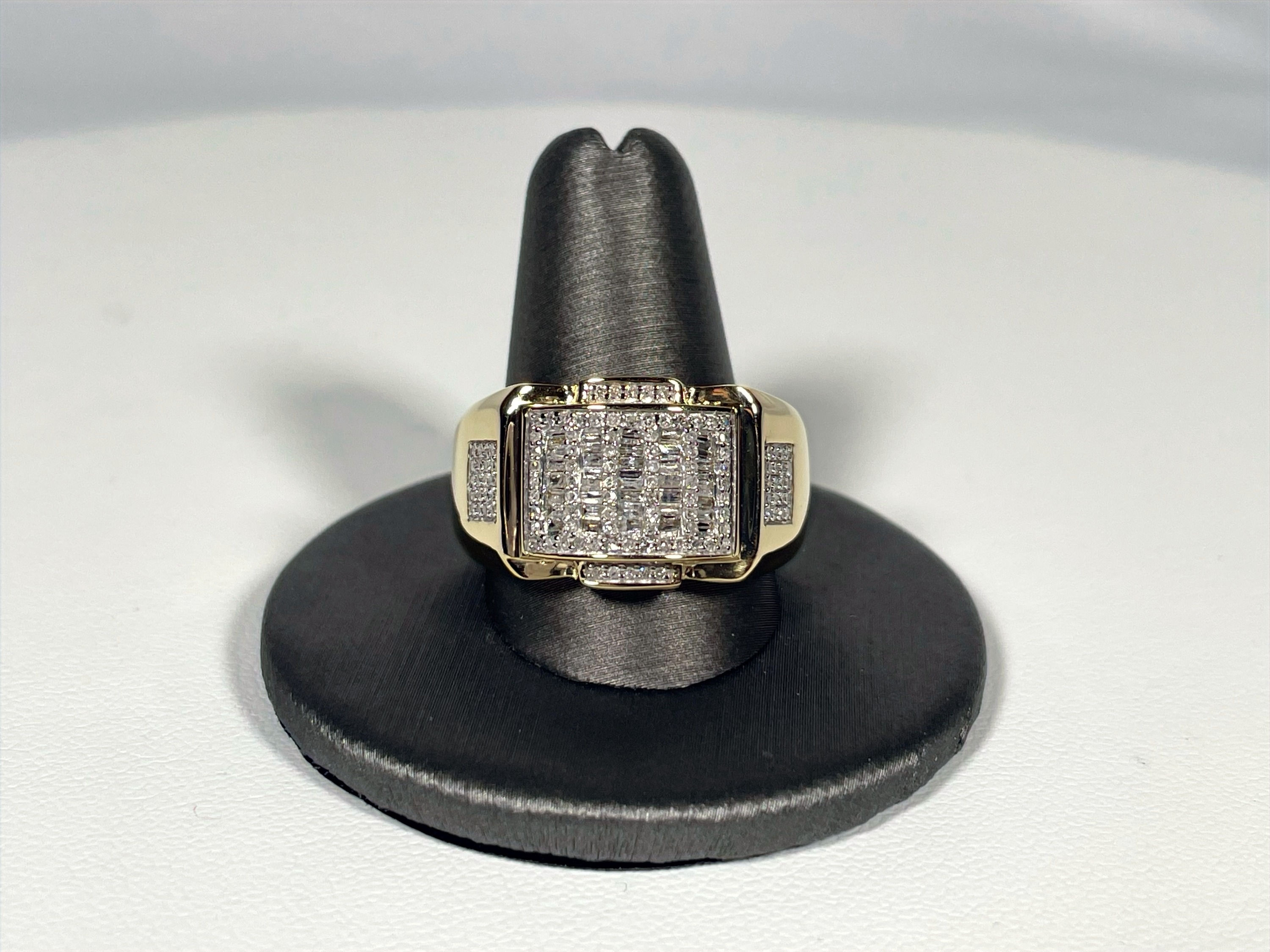 10K Yellow Gold .Baguette 0.65CTW Diamond Men's Ring
