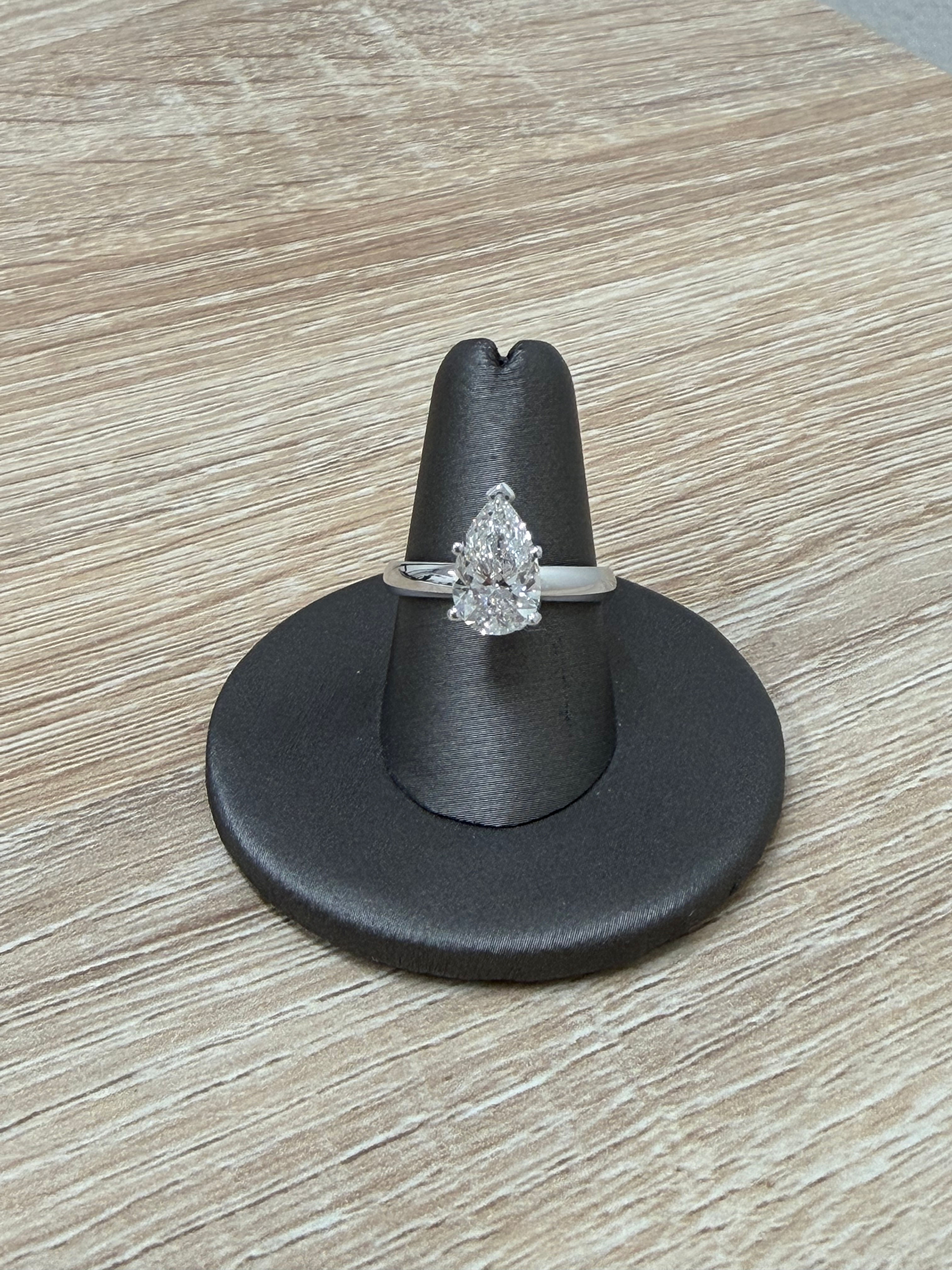 14K White Gold 2.02 CT VS1 D Color Pear Shaped Diamond Ring