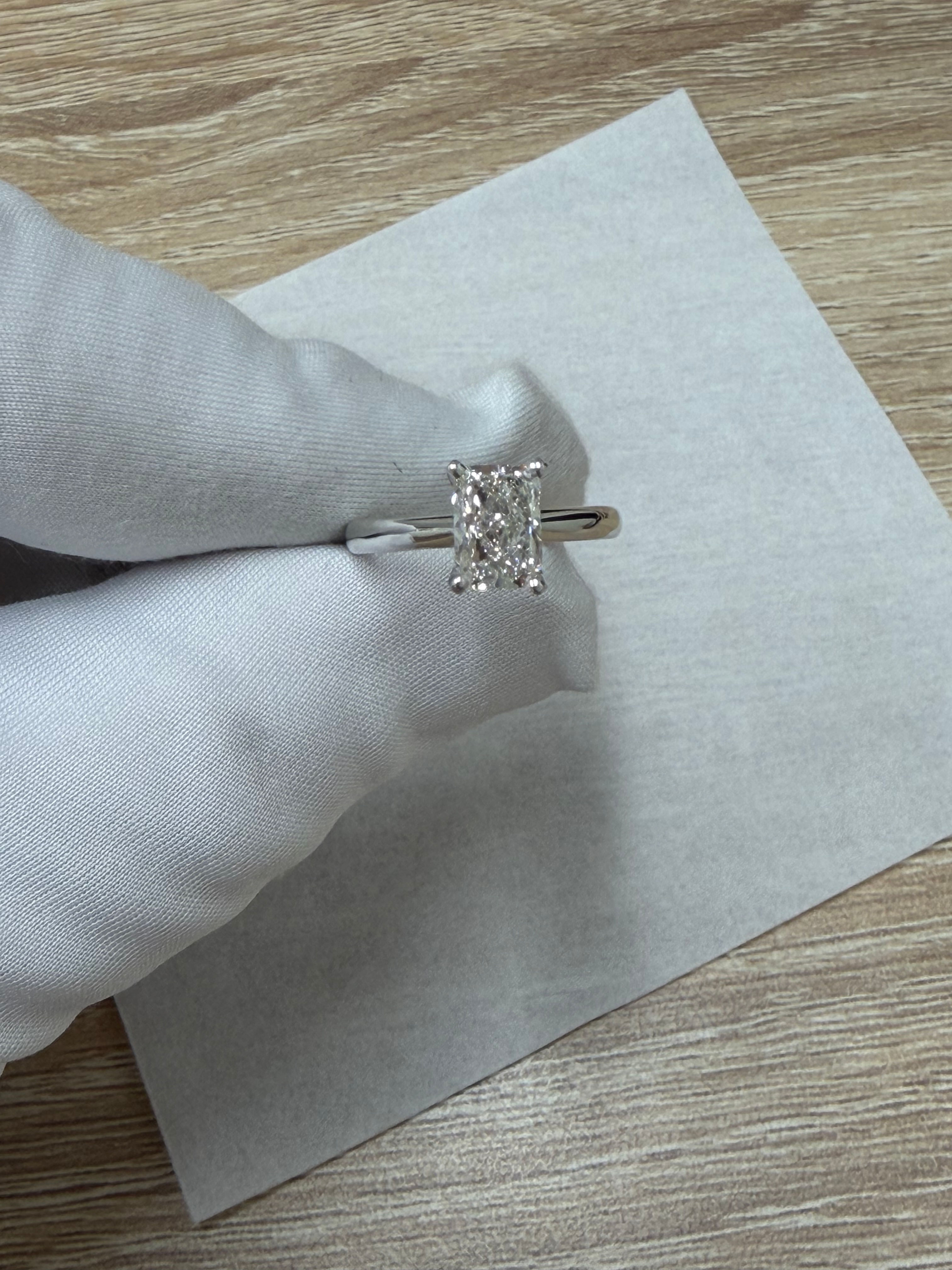 14K White Gold VVS2 E Color 1.5 CT Radiant IGI Certified Lab Grown Diamond Ring