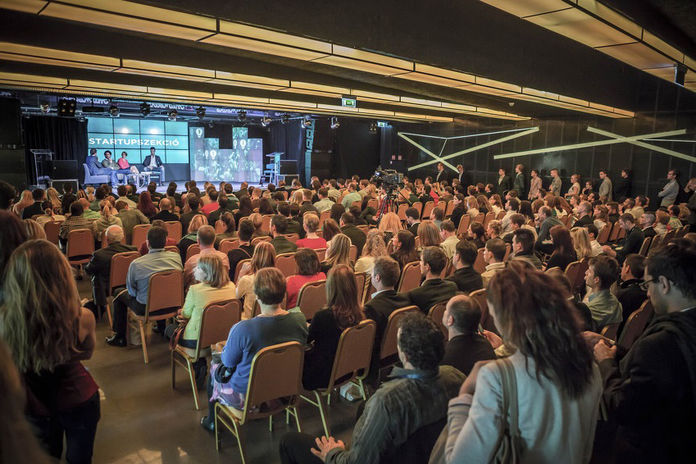 The small hall with peoples