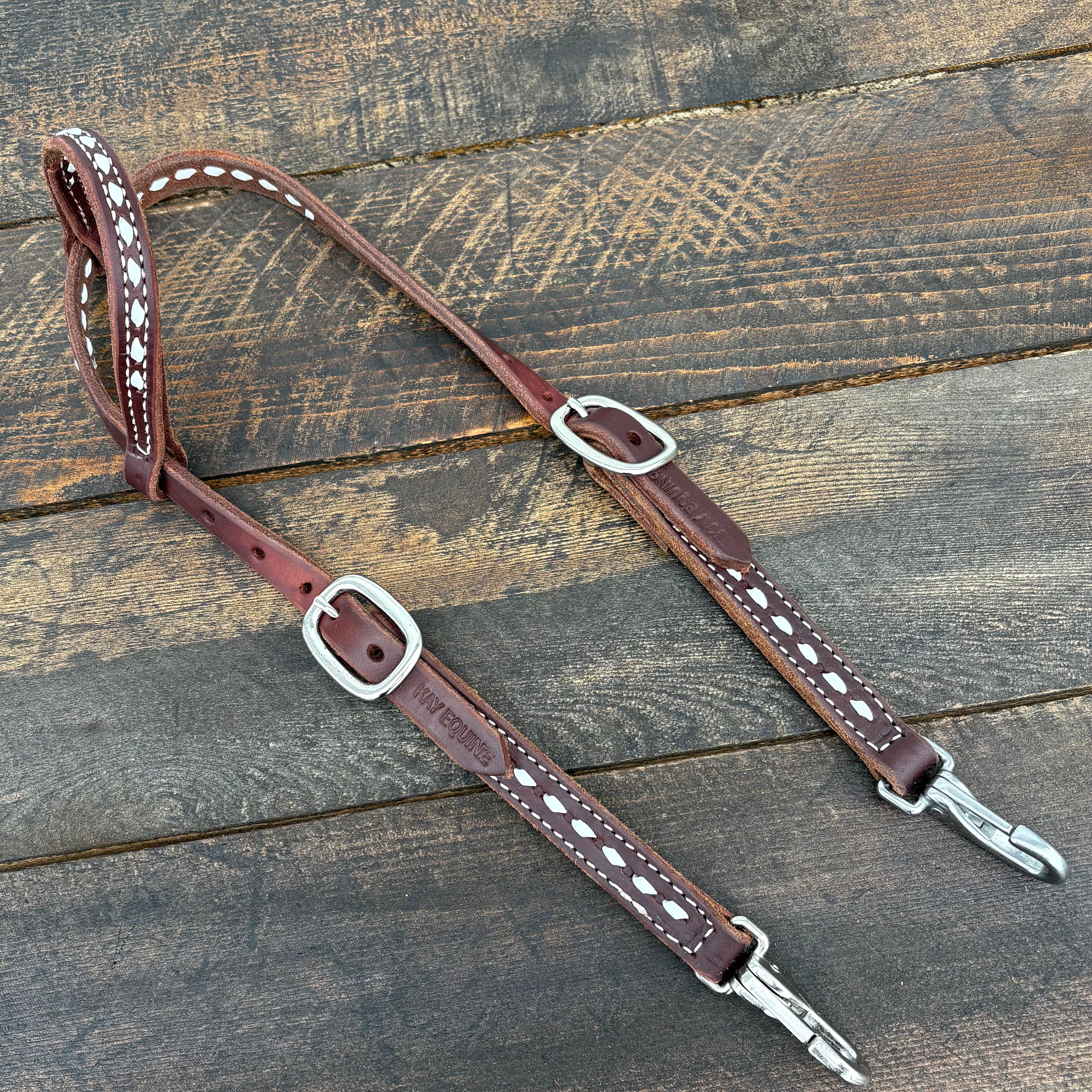 White buckstitch quick change 