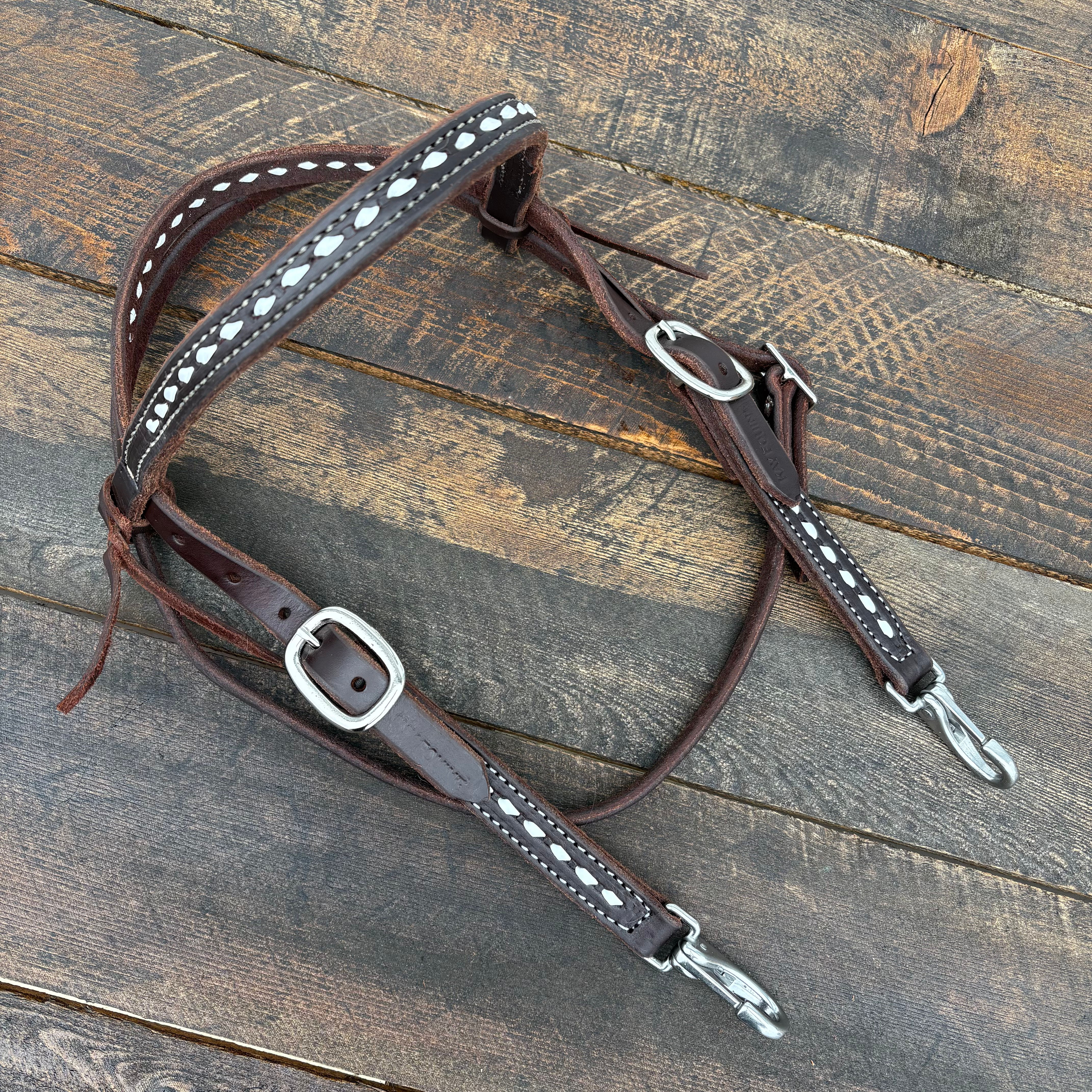 White buckstitch quick change 