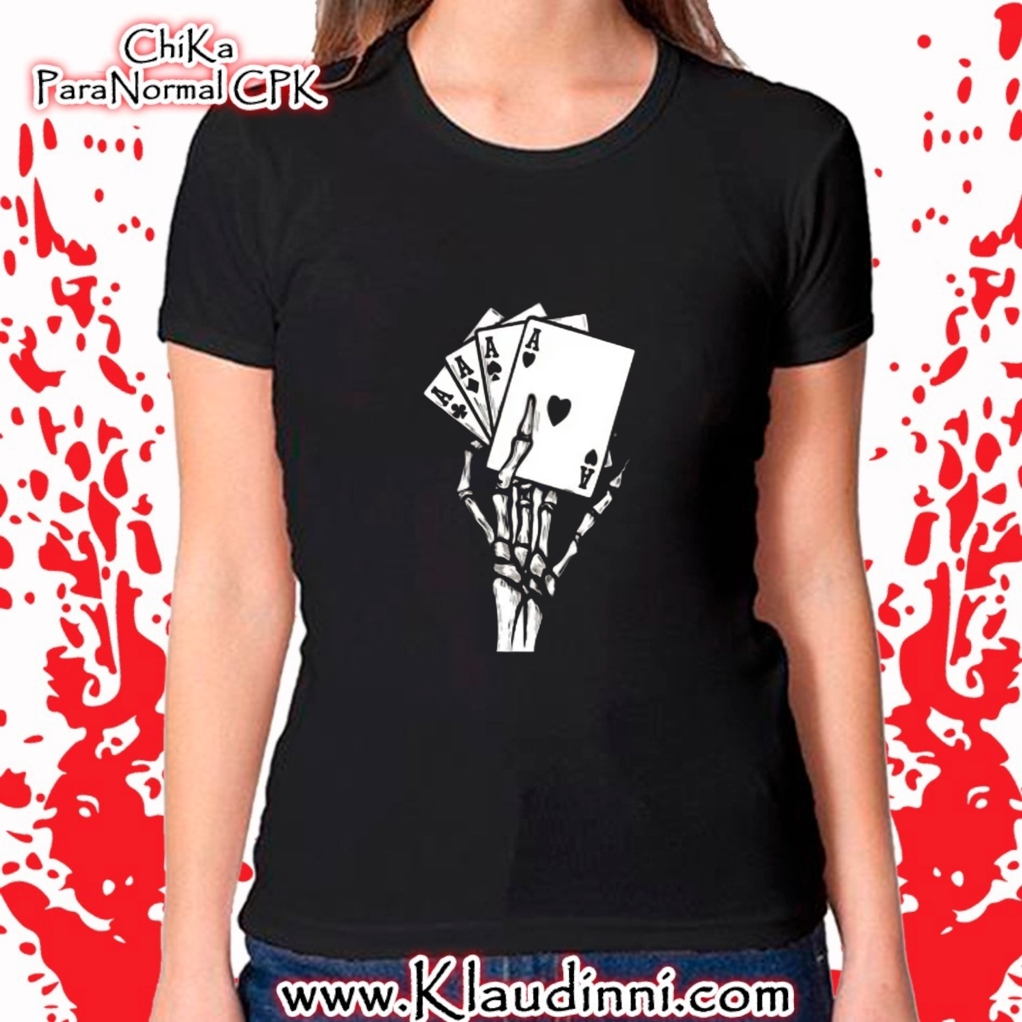 Playera de mano de esqueleto con baraja de poker