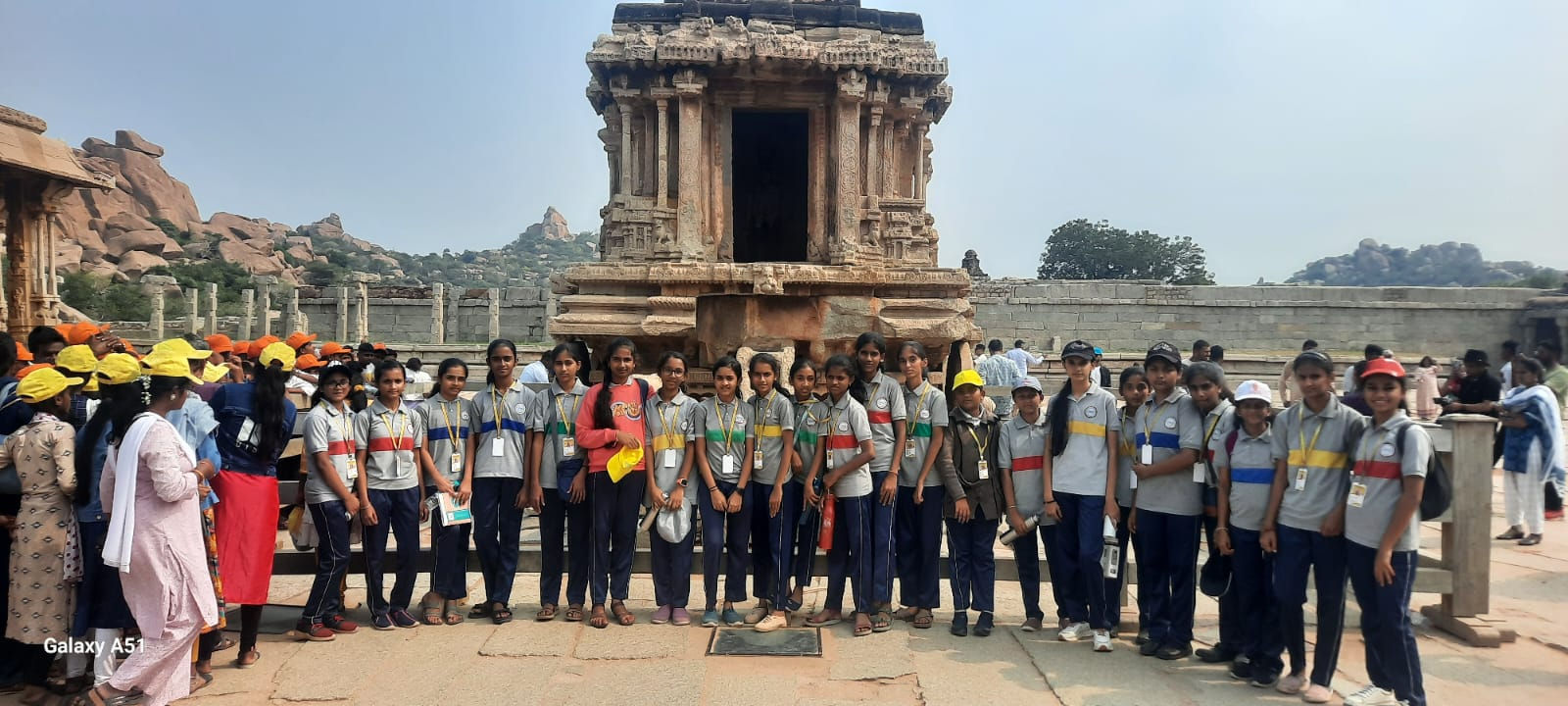 WhatsApp Image 2025-11-19 at 19.18.05_ec580618.jpg