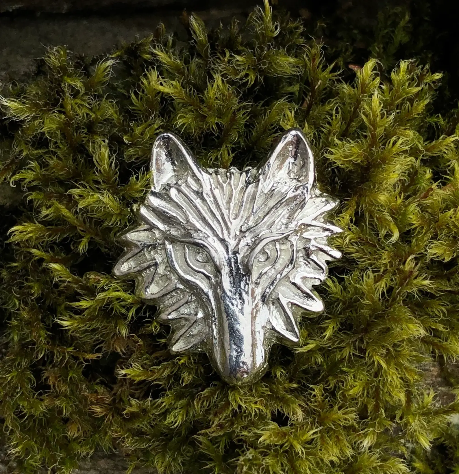 Wolf Brooch in Pewter