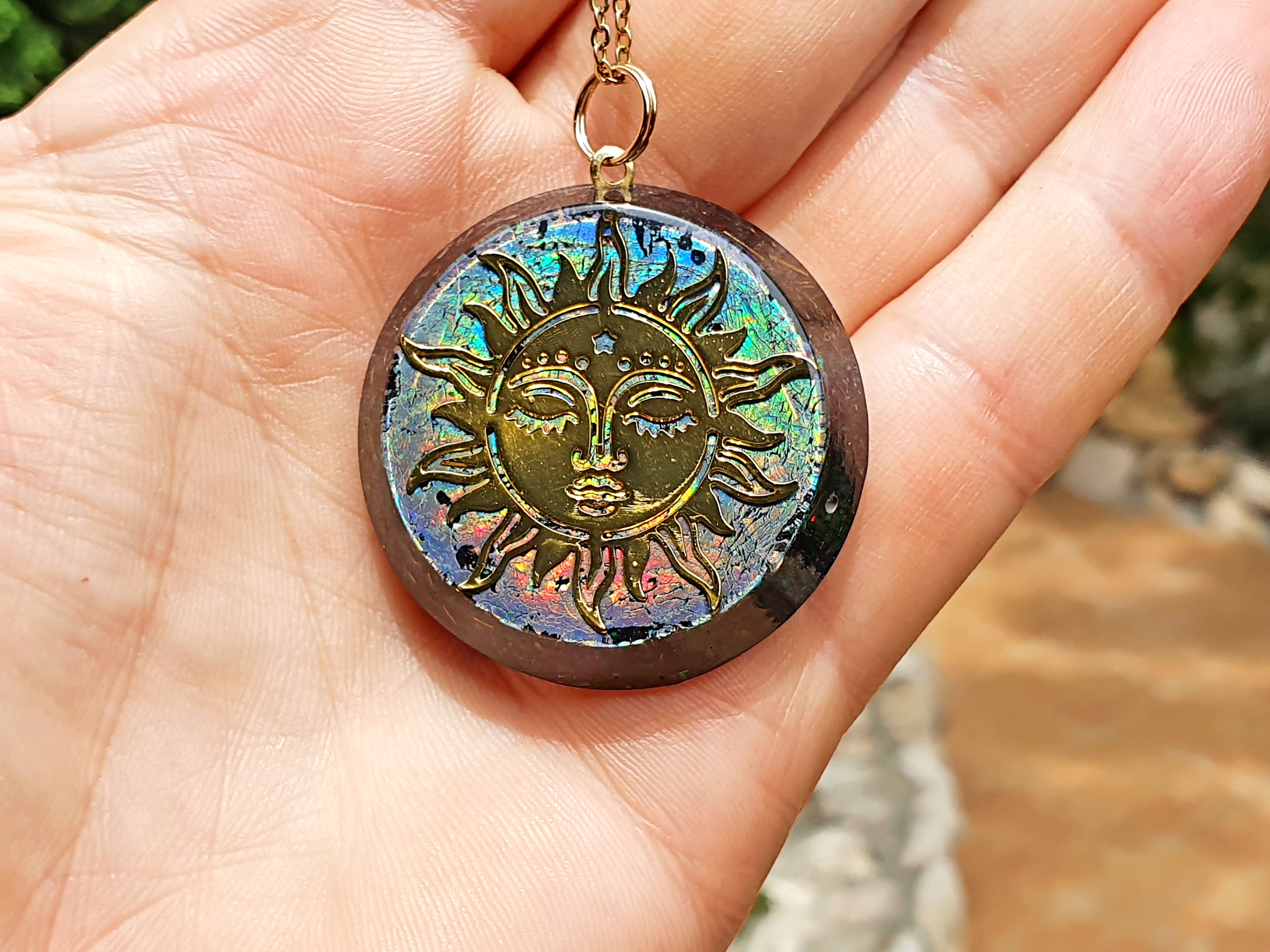 השמש בהולוגרמה