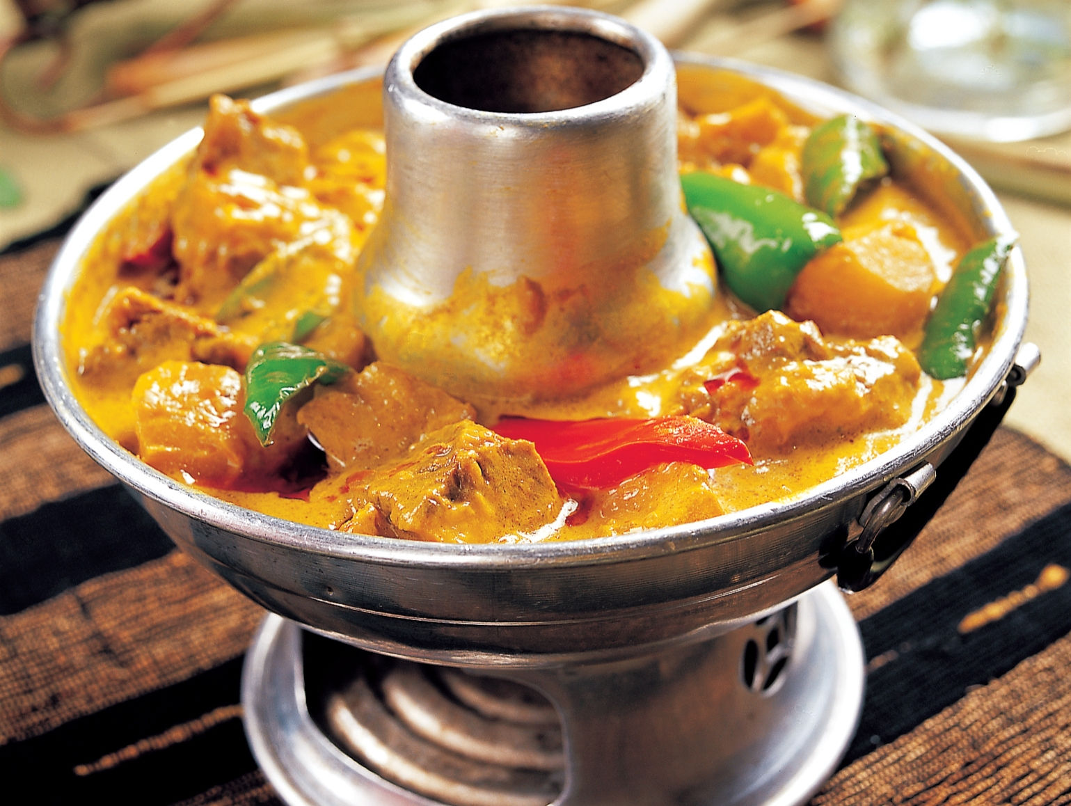 Indonesia Curry pot
