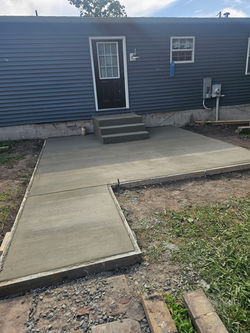 Concrete Patio and steps completed by L&R Construction