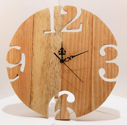 Horloge ronde chantournée en bois massif