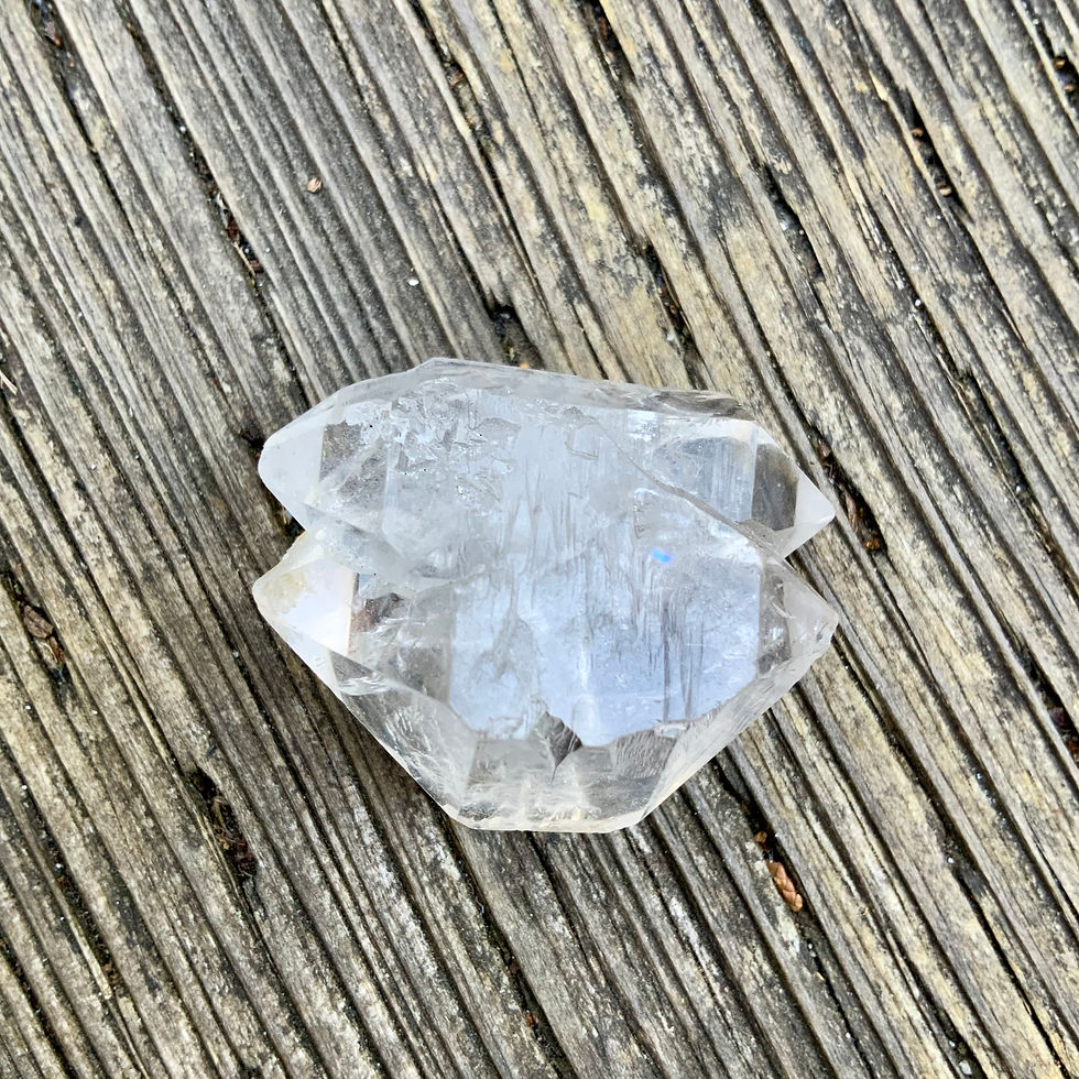 Thumbnail: Double terminated Quartz crystal twin point at metaphysical crystal shop Canada