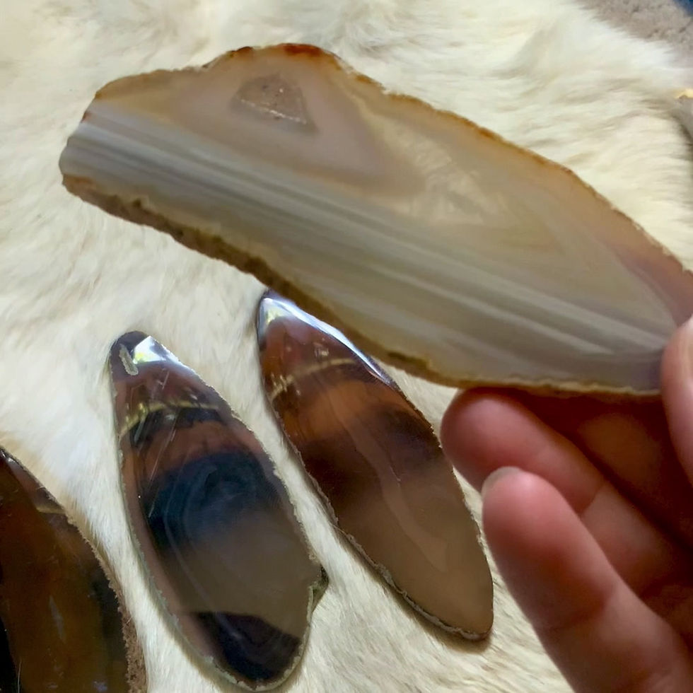 Thumbnail: Polished agate slice at metaphysical crystal shop Canada
