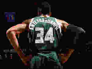 Giannis_Antetokounmpo_34_Around_the_Game