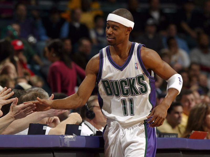 TJ_Ford_Bucks_Around_the_Game