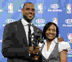 gloria_james_lebron_james_NBA_Around_the_Game