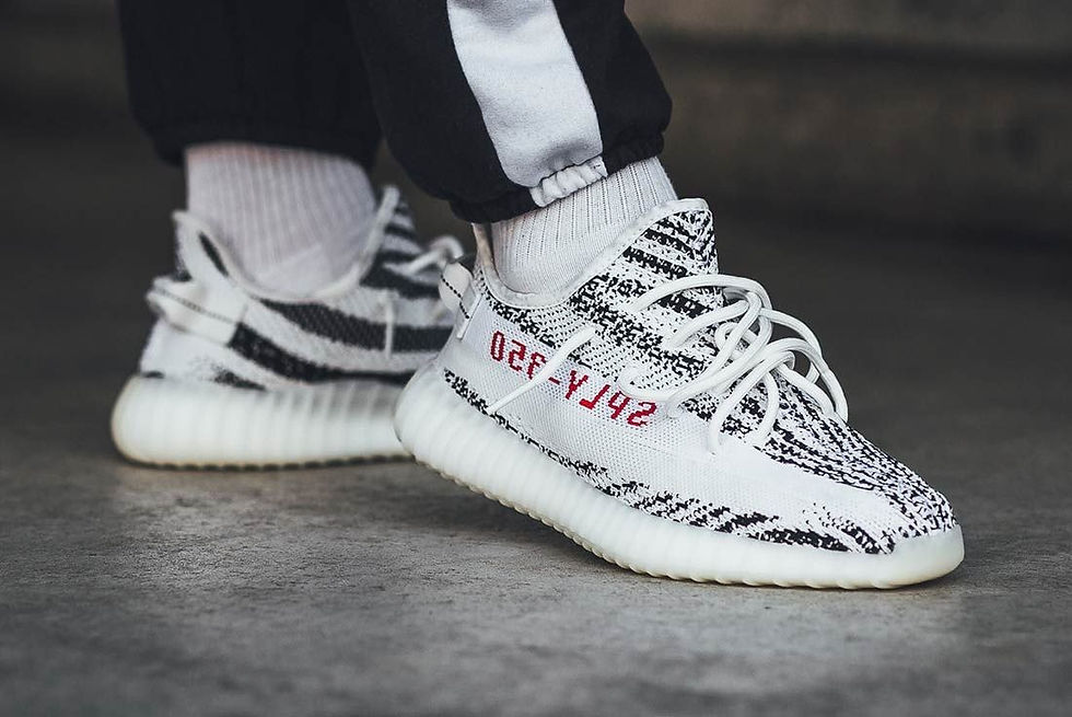 Cách Chọn Size Giày Yeezy 350 Chuẩn Cho Nam & Nữ
