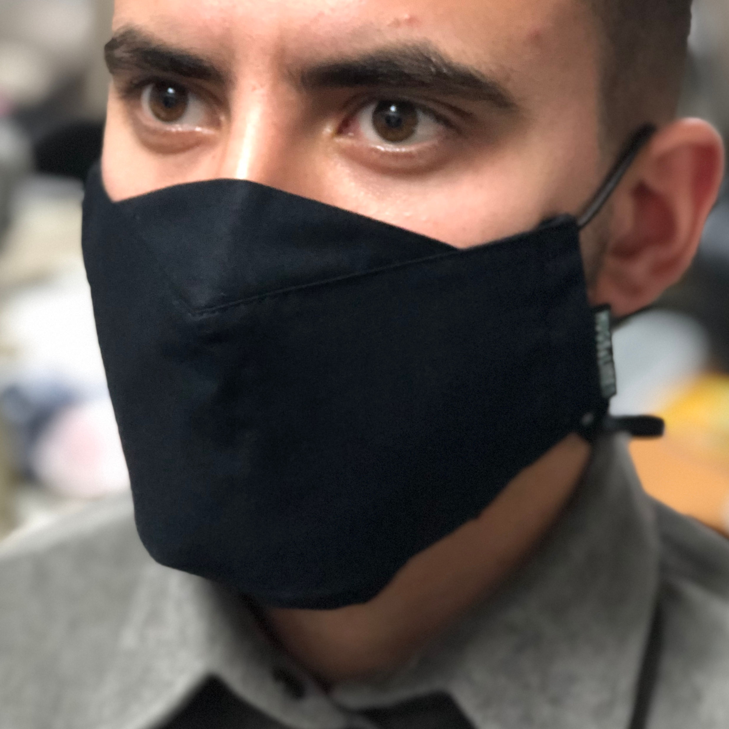 Маска "Оригамі" чорного відтінку