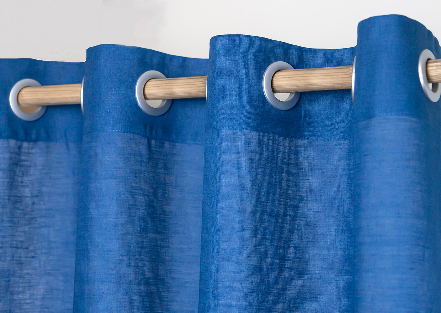 Штори із синього льону