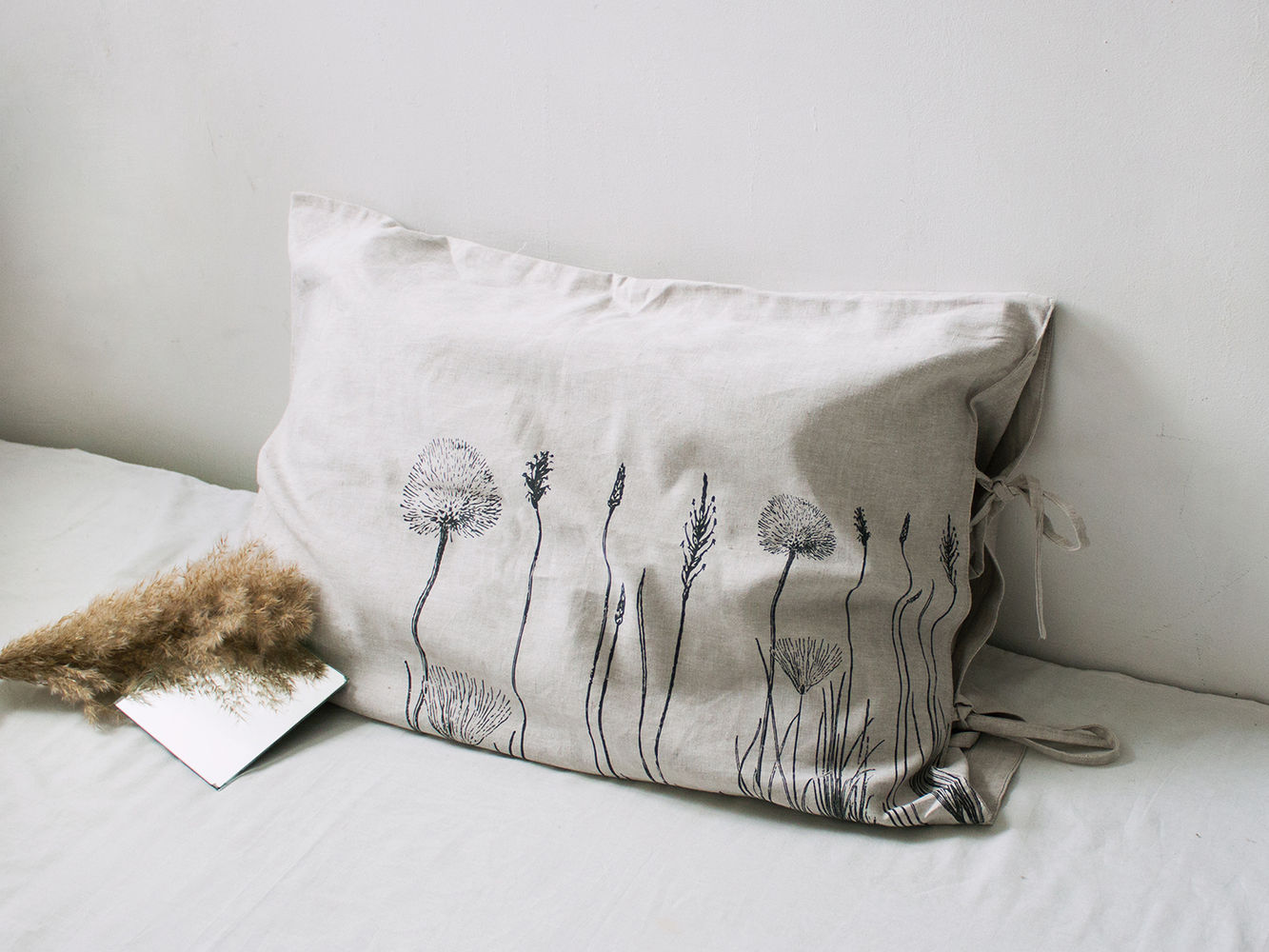 Комплект наволочок із небіленого льону "На лузі"