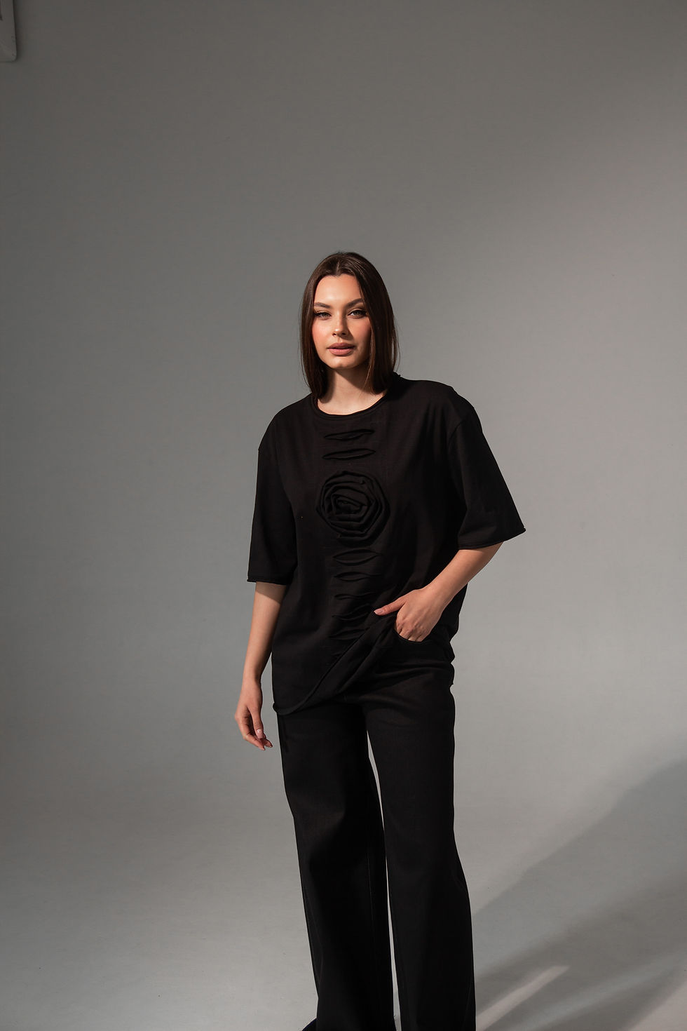 Прев'ю: Футболка чорна троянда