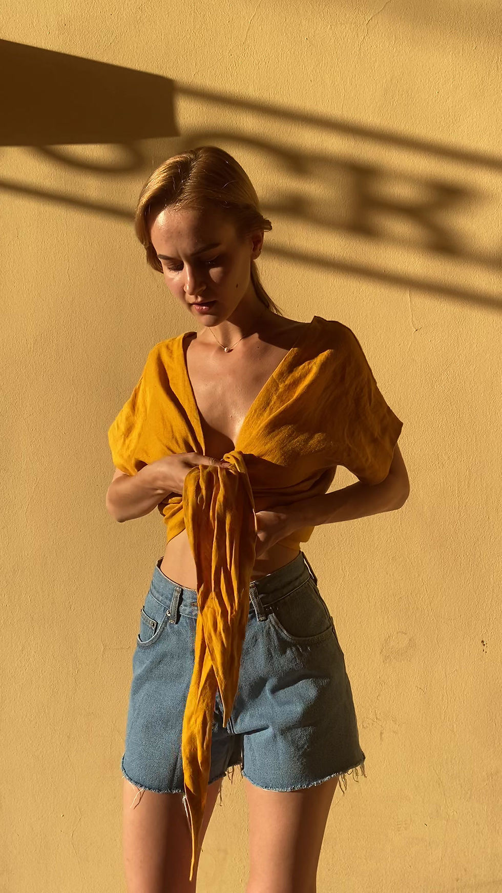 Прев'ю: Топ із льону жовтий шафран