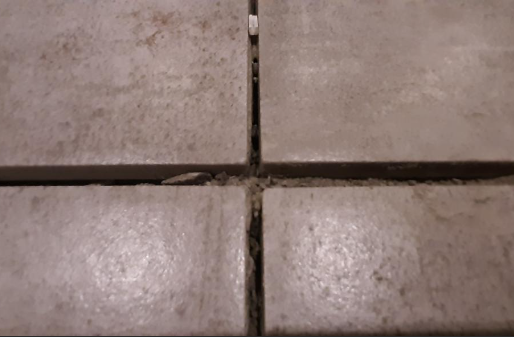 AFFLEUREMENT CARRELAGE