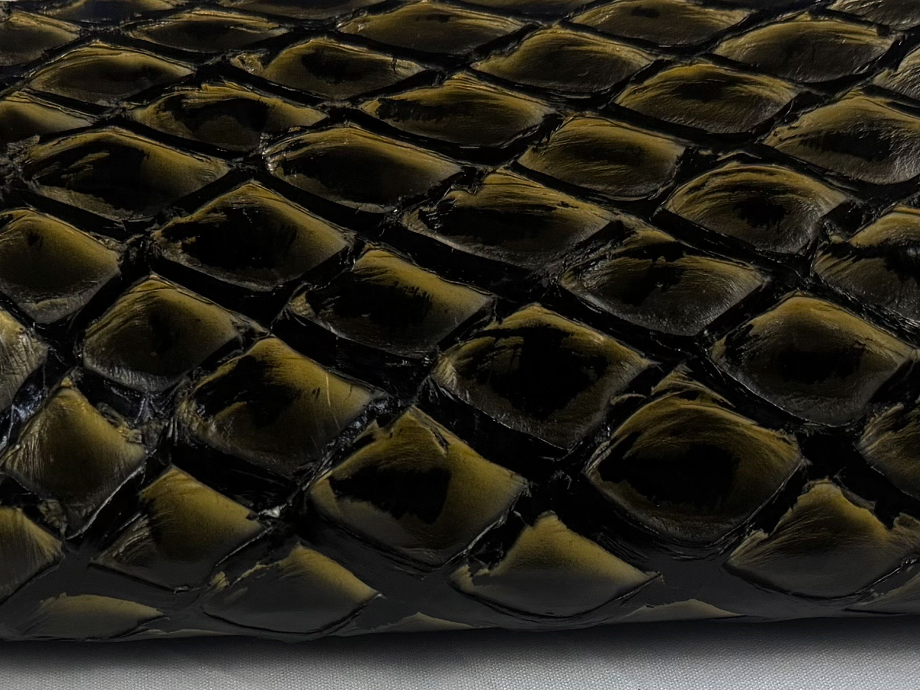 Saddle Black-Rise Glazed