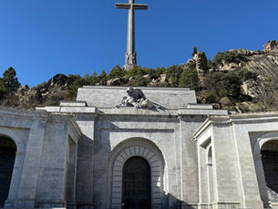 凝固於石中的實驗 Valle de los Caídos(烈士谷)