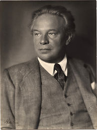 Ottorino Respighi (1936)_edited.jpg