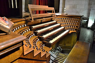 2048px-Paris,_Sacré-Coeur,_Orgue_Cavaillé-Coll-Mutin_(3).jpg