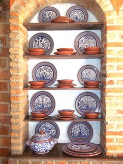 Variedad de Platos y Sopera Petatillo Azul