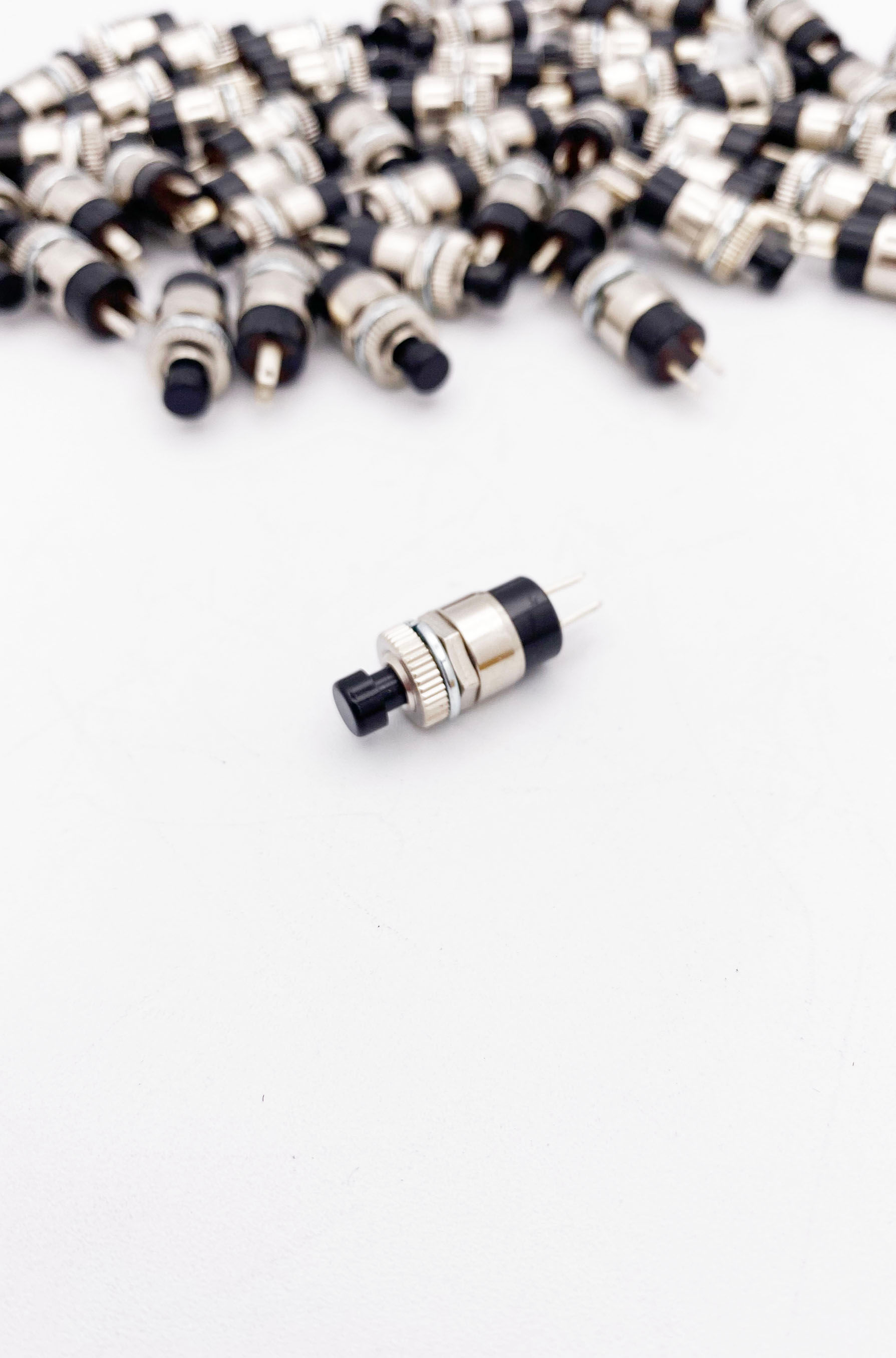 【セル ホーン 等へ】汎用プッシュ スイッチ 単品