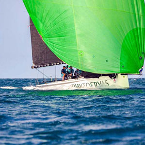 Barco Phytoervas abre na liderança do Warm Up