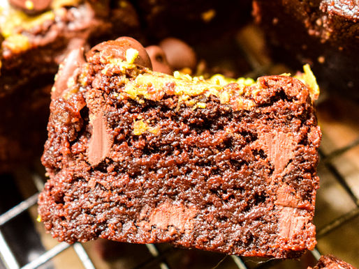 FUDGEY PISTACHIO BROWNIES