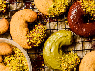 PISTACHIO MOON COOKIES