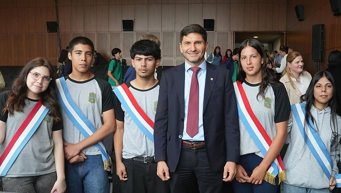 Pullaro: “Prometer lealtad a la Constitución Nacional es vivir en una sociedad organizada haciendo valer nuestros derechos”