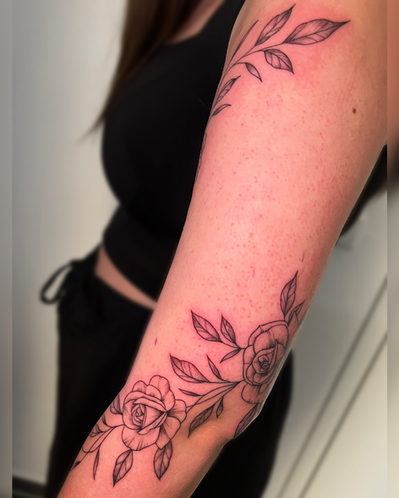 Fineline Rosen Tattoo