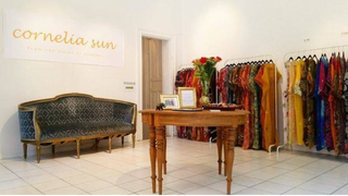 POP-UP STORE WITH LOVE AND LIGHT