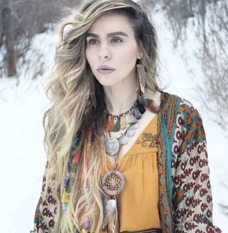 SNOW GODDESS COLOR THE WORLD