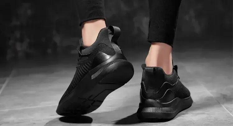 Miniatura: Zapatillas de lujo para hombre con alza de 6 cm (modelo 2026); calzado casual co