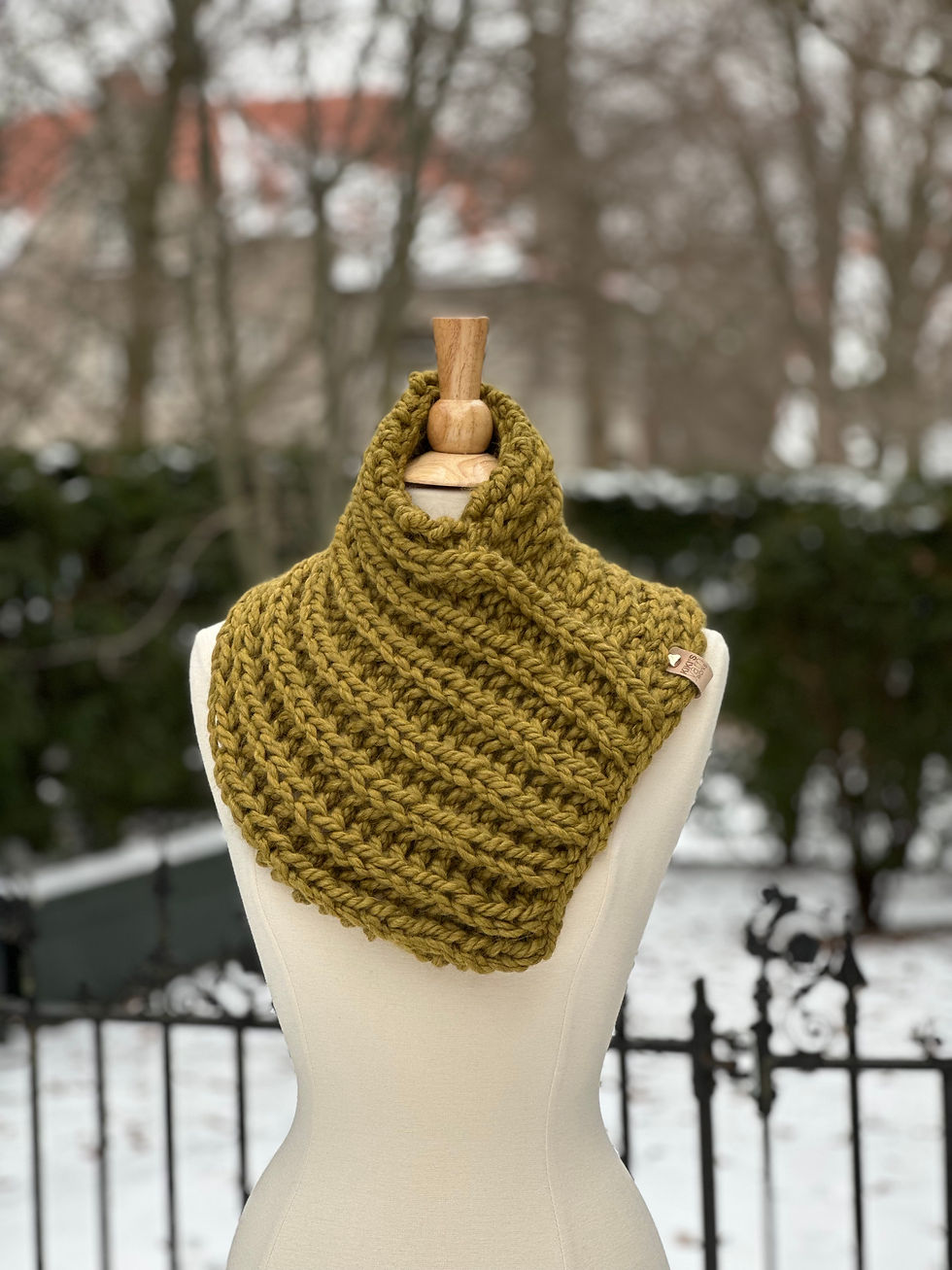 Thumbnail: SWITCHBACK COWL