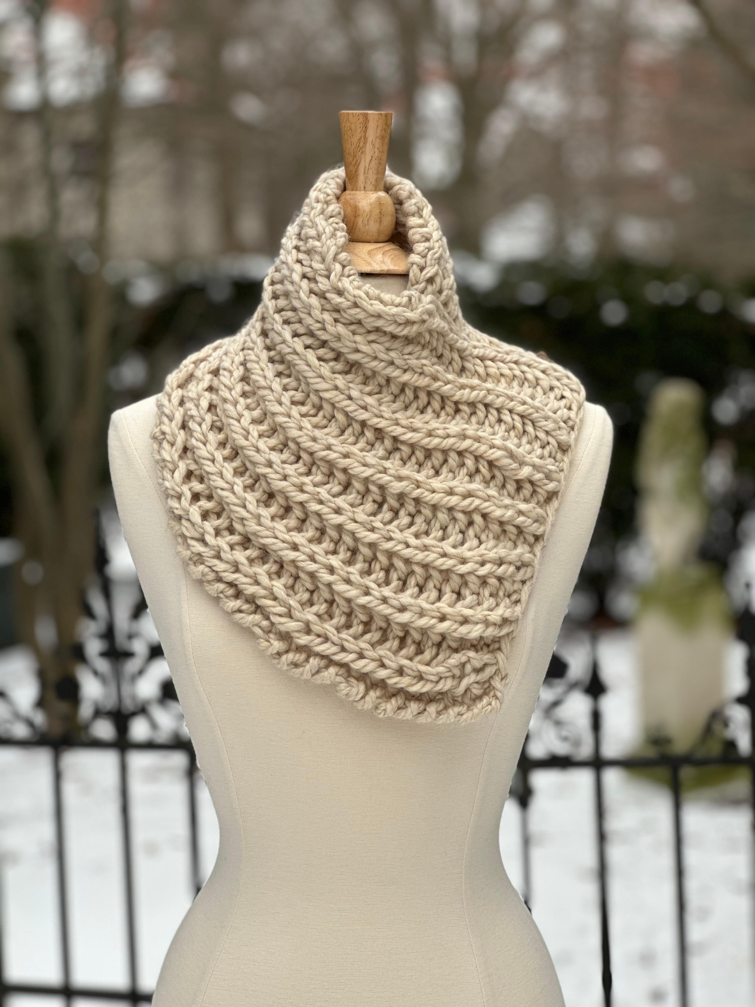 SWITCHBACK COWL