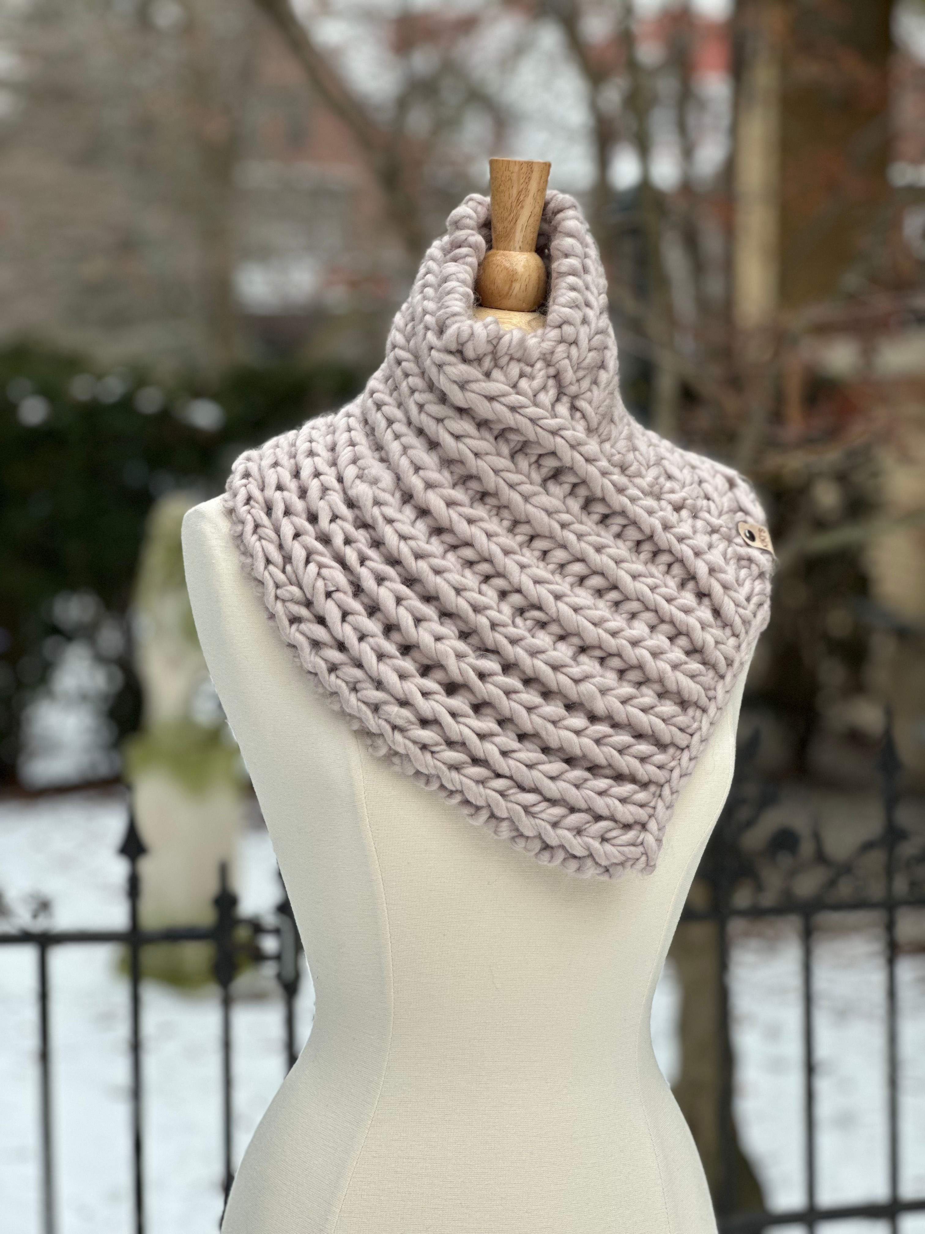 SWITCHBACK COWL