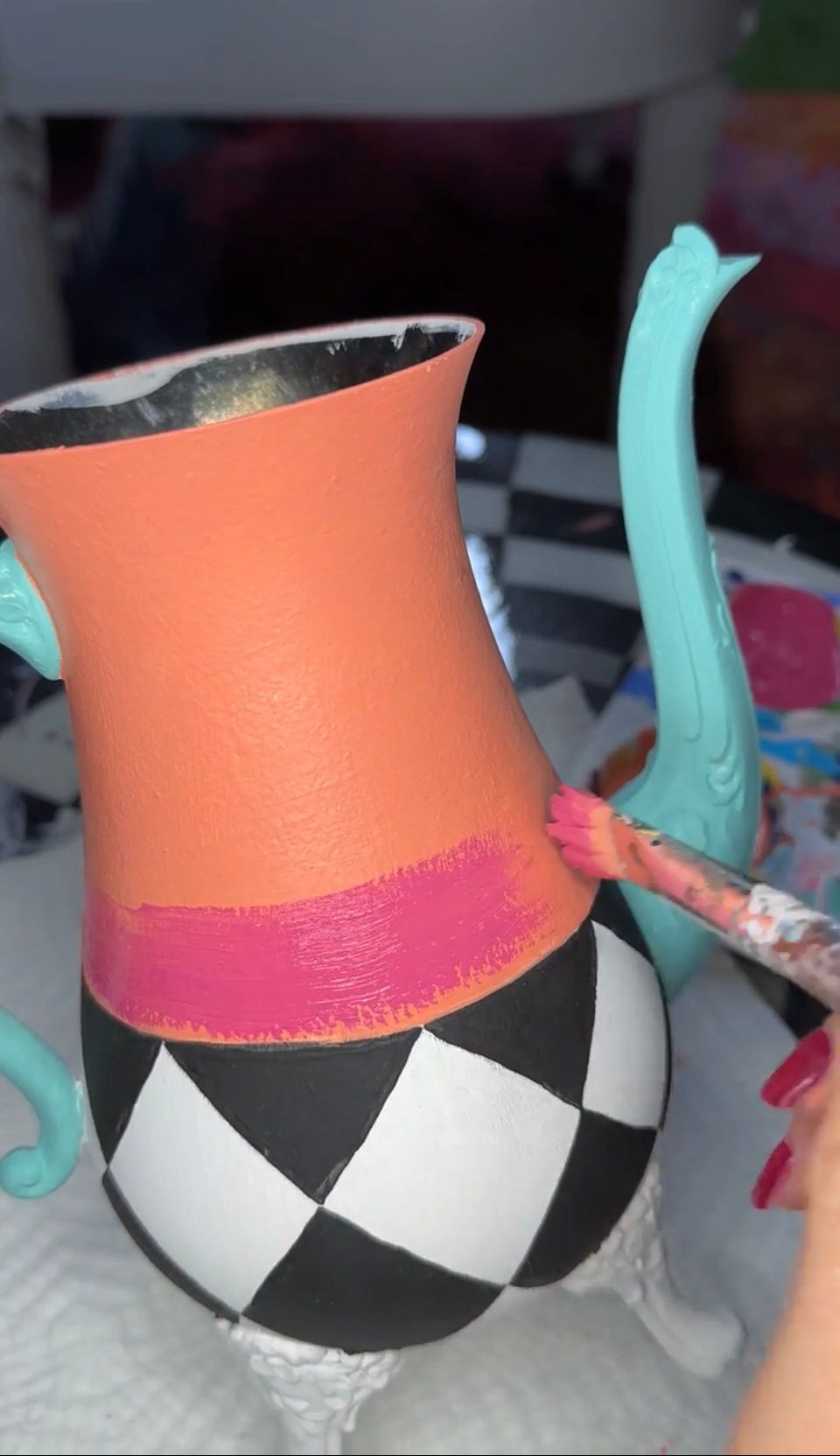 adding accent color of peony on tea pot 