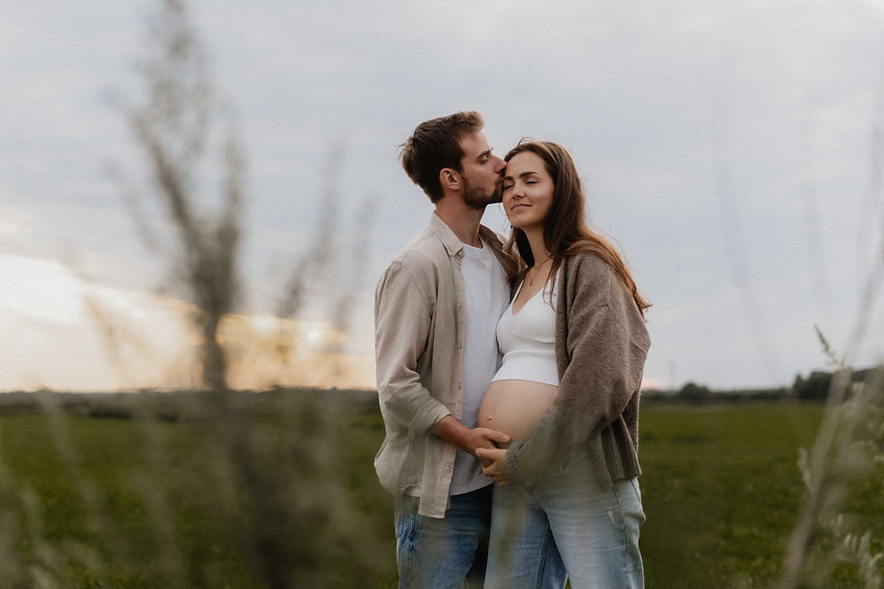 Babybauchfotos in Schleswig-Holstein in der Natur