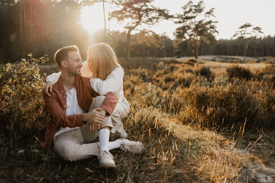 gefuehlvolles-paarshooting-hamburg-natur